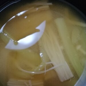 夏バテ防止に茄子の味噌汁を！